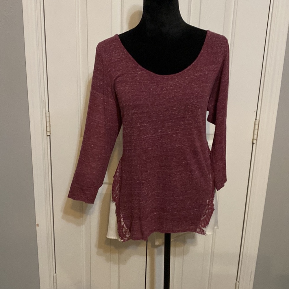 Maurices maroon and ivory blouse w lace accent